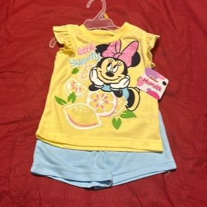 Brand new Minnie mouse, shorts and shirt matching sets girls 18 months